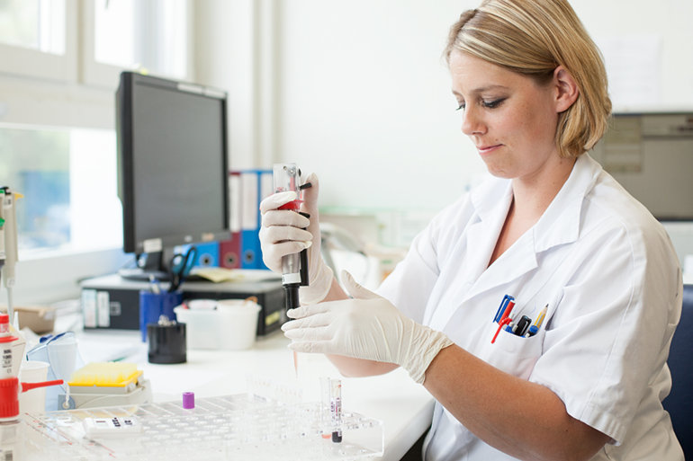 Experte/-in in biomed. Analytik und Labormanagement